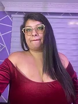 MiiaaJoness Webcam-Show