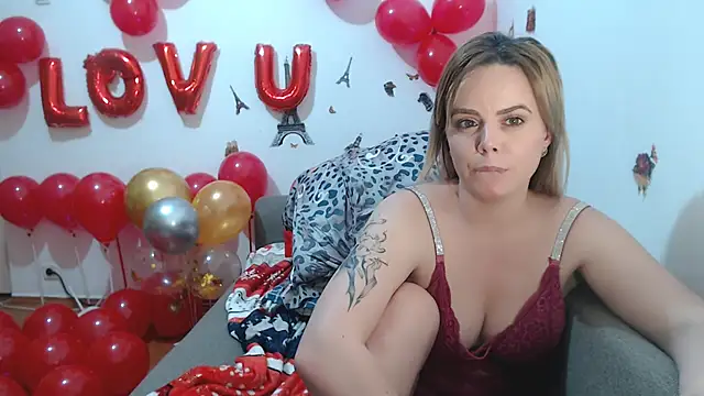 hotmilf4uxxx Adlı Modelin Canlı XXX Sohbeti