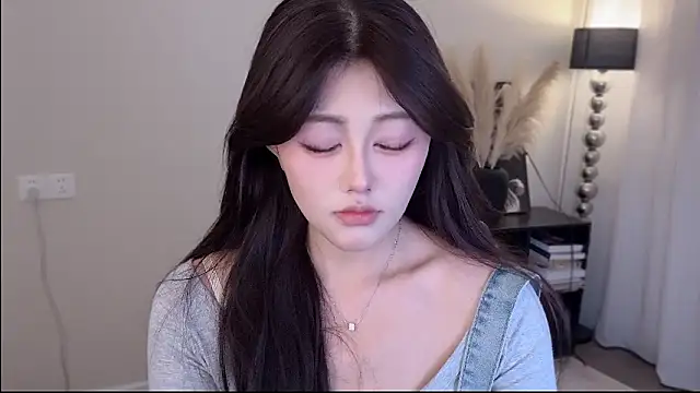 Chat XXX en directo de Cure-uuuuuuuu