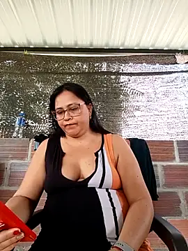 Dirty-Momm-Divorced-Hot's Live XXX Chat