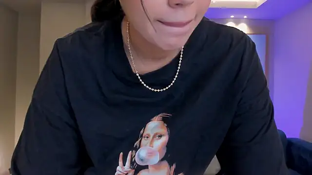 AmbarJames_ Chat XXX in diretta