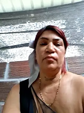 Chatroom XXX en direct de Naughty_Mature69