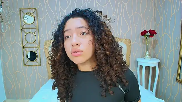 meganrousx Chat XXX in diretta