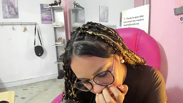 CAMILA--REY Chat XXX in diretta