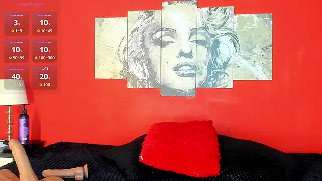 BustyGlow 网络视讯表演