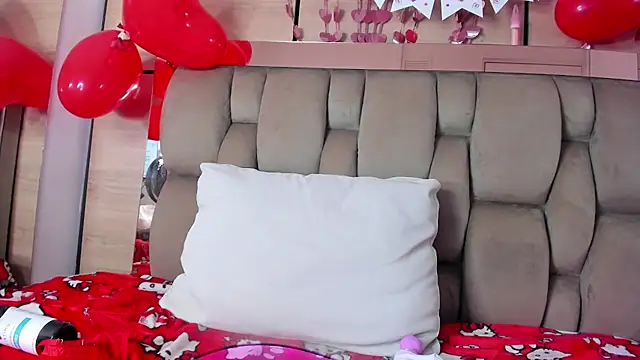 karol_lewiss Chat XXX live