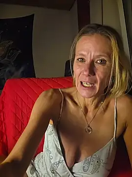 yola181 Adlı Modelin Canlı XXX Sohbeti