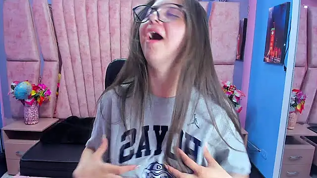 sarah_sweett_n Live XXX chat