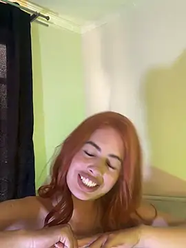 isabella-collins- webcam show