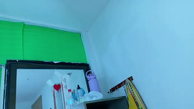 Chat +18 de laleska_montenegro ao vivo