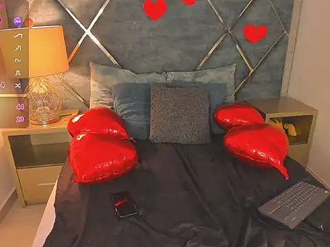 Ash_Monroe Show in webcam