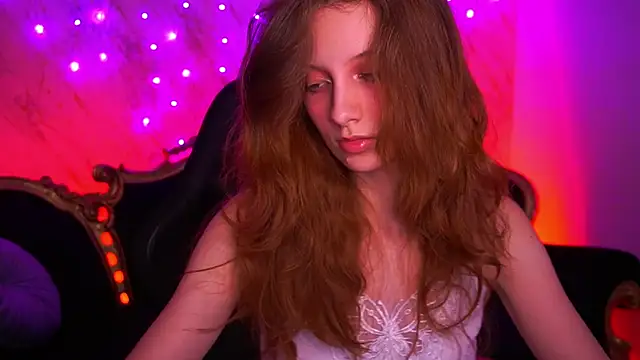 Chat +18 de CuteeFoxy ao vivo