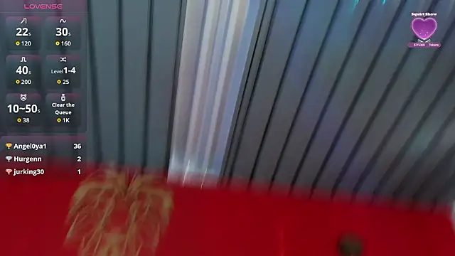 Show modela SukyBits na web-kameri