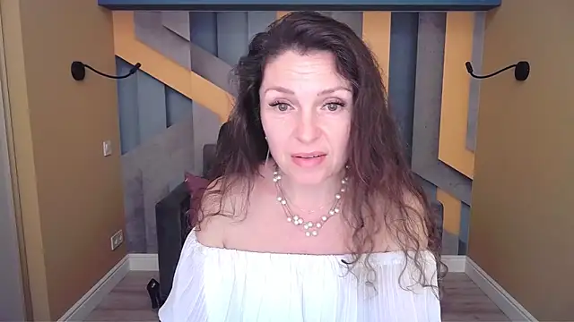 EllaLong's Live XXX Chat