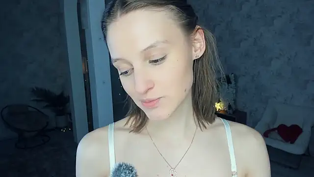 LianneBynon's Live XXX Chat