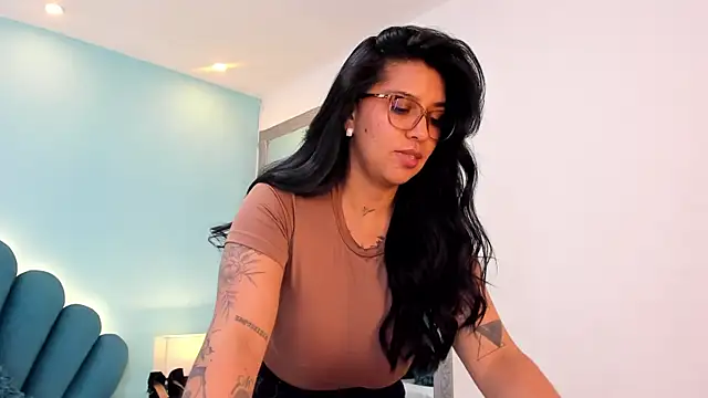 XXX chat uživo modela sharlott18