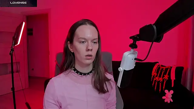 SharkyBaby Adlı Modelin Canlı XXX Sohbeti