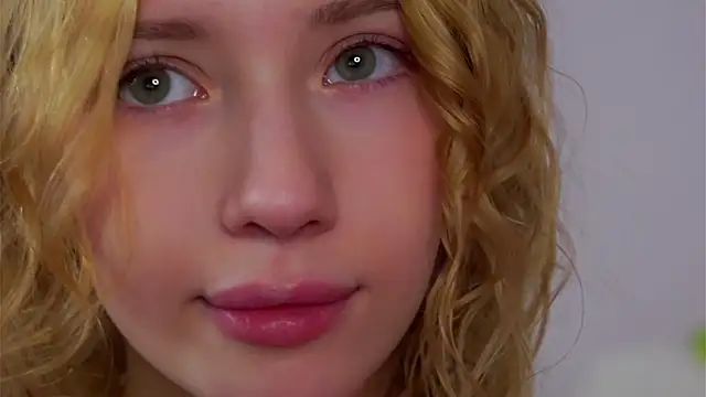 SunnivaCovil: онлайн-секс-чат