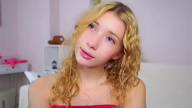 SunnivaCovil élő XXX-chatje