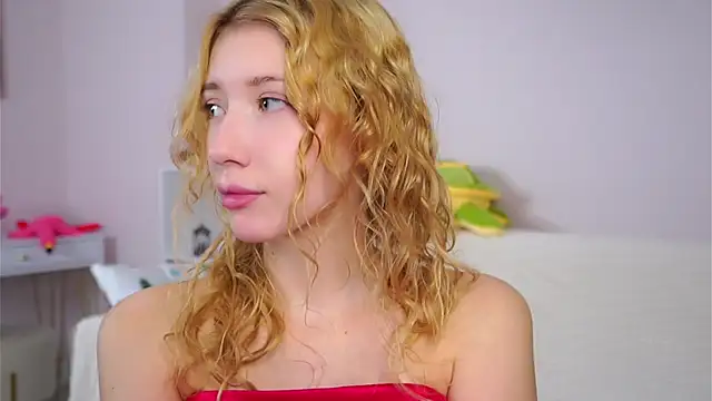 SunnivaCovil Live XXX-chat