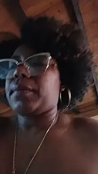 ChanneldelaCroix Live XXX Chat