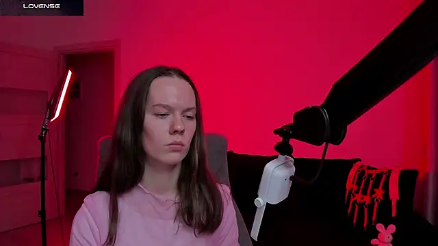 دردشة SharkyBaby الجنسية المباشرة