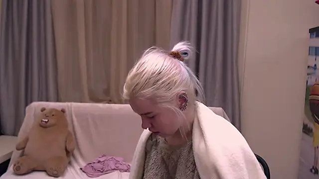 Hot_BlondaのライブXXXチャット