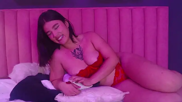 SkyeBelaのライブXXXチャット