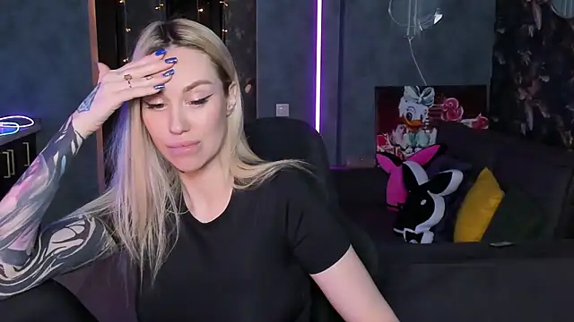 Blckmirrorr: онлайн-секс-чат