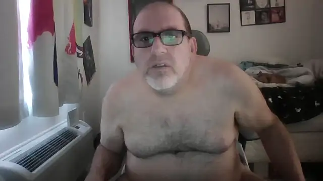 XXX chat uživo modela PaulBear777