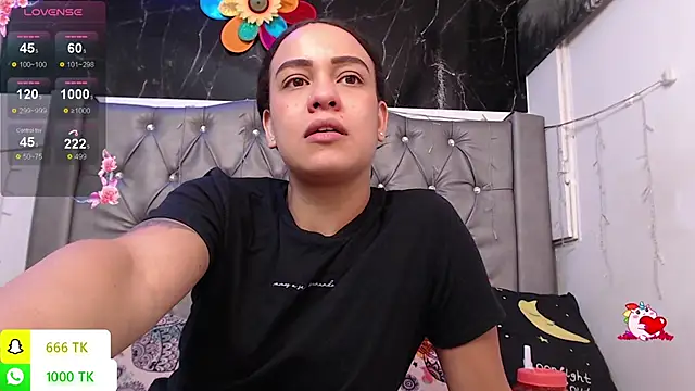 Онлайн чат XXX LAILAGUMMY