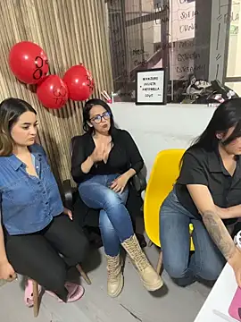 Antonella_Julieta Adlı Modelin Canlı XXX Sohbeti