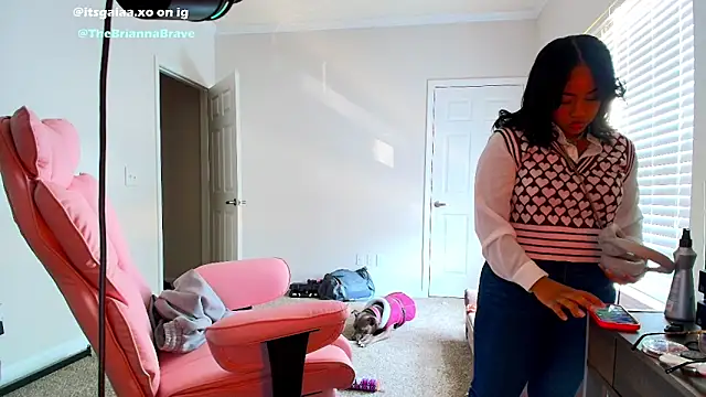 BriannaBrave Adlı Modelin Canlı XXX Sohbeti