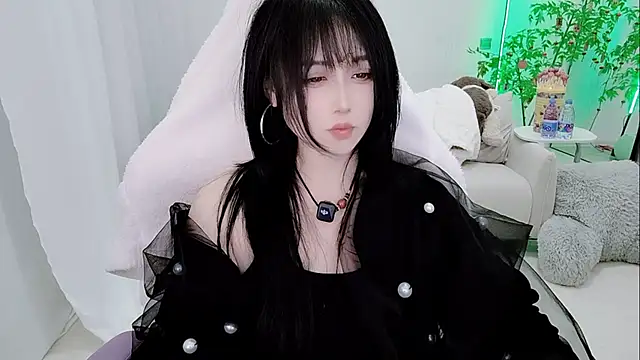 Evangelin-e 现场XXX聊天