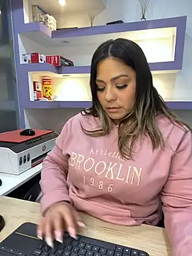 isabella_horney_ 现场XXX聊天