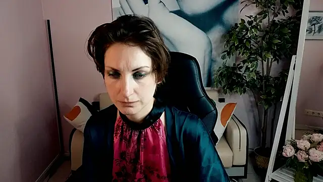 AuroraRight Pertunjukan Webcam