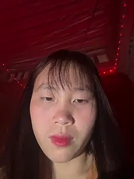 kekely élő XXX-chatje