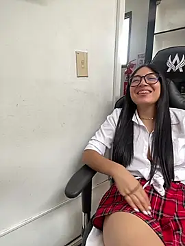 Scarlet_Live Adlı Modelin Canlı XXX Sohbeti