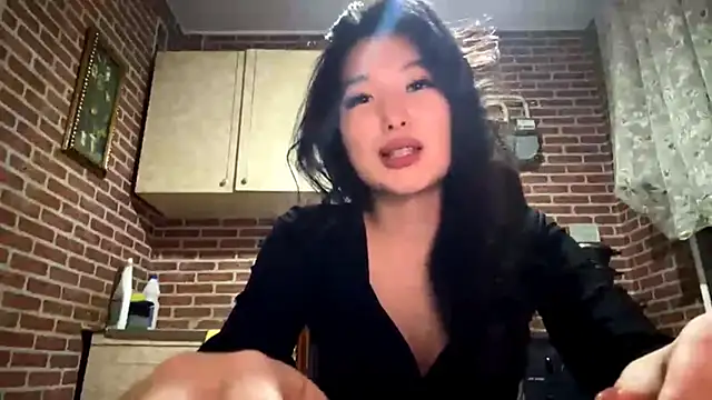 EmmaLeexth 现场XXX聊天