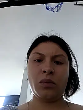 Chat +18 de yessica_gomez01 ao vivo