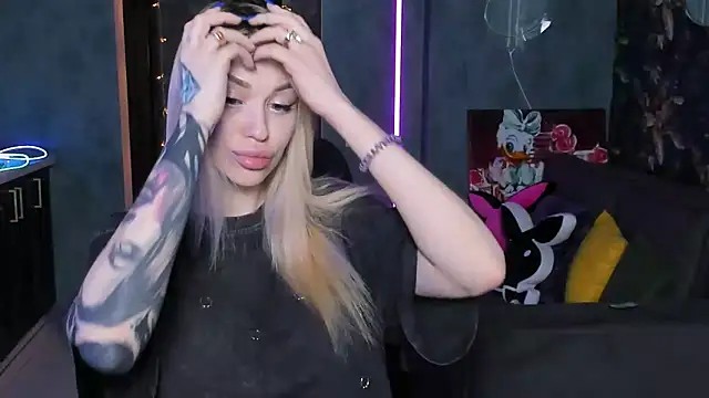 Blckmirrorr: онлайн-секс-чат