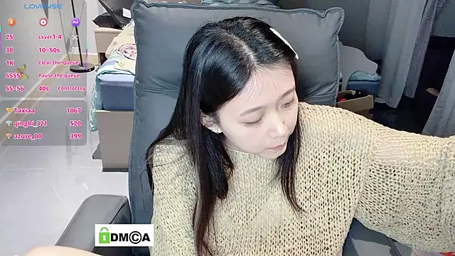 NiNi-baby520 élő XXX-chatje