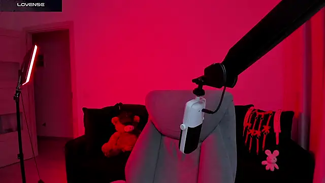 SharkyBaby live XXX chat