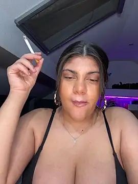 MinaKhalina Adlı Modelin Canlı XXX Sohbeti