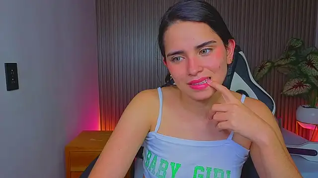 angelica_dymond Adlı Modelin Canlı XXX Sohbeti