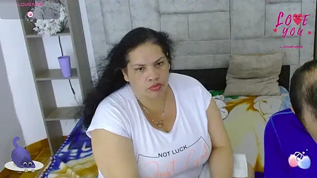 Candy_and_Jh0n Adlı Modelin Canlı XXX Sohbeti