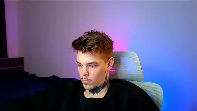 DENIS_HERE Live XXX Chat