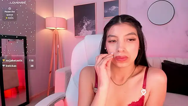 Tiffany_Low: онлайн-секс-чат