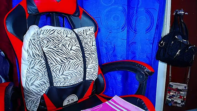 Chat XXX en directo de DanisaBrown