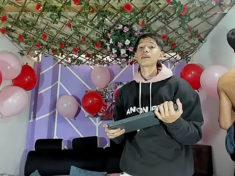 Онлайн чат XXX heyy_noah11